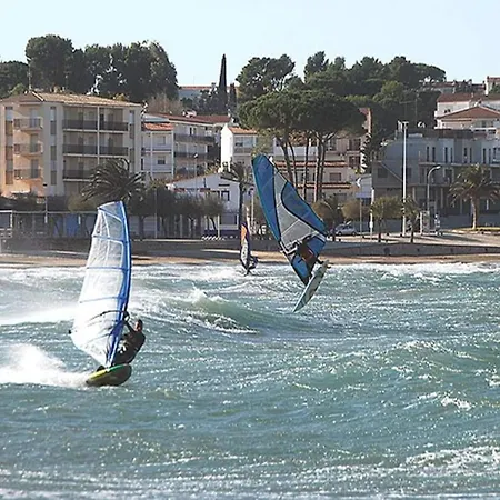 By The In Spain شقة
